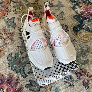 STELLA MCCARTNEY UltraBoost T. S. Vented Tennis Running Shoe 10